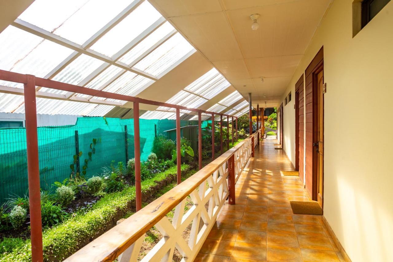 Hostal Uruhao Hanga Roa Kültér fotó