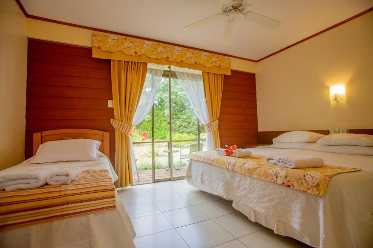 Hostal Uruhao Hanga Roa Kültér fotó