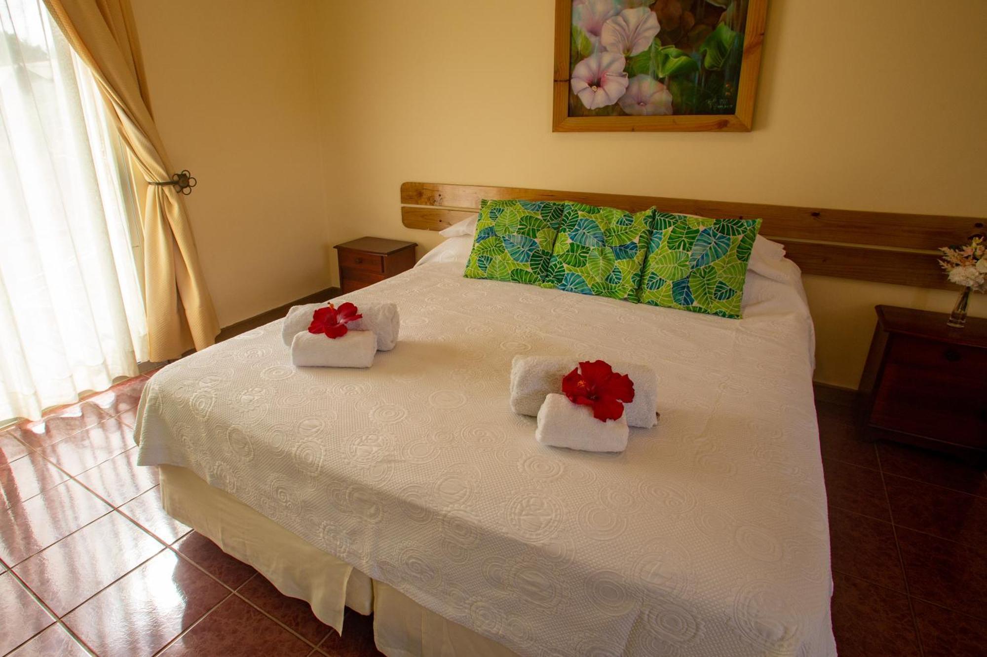 Hostal Uruhao Hanga Roa Kültér fotó