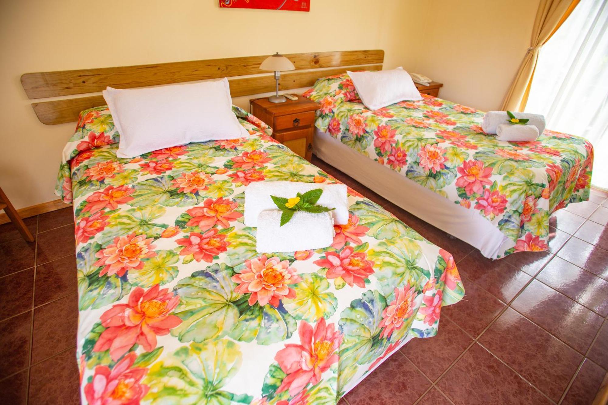Hostal Uruhao Hanga Roa Kültér fotó